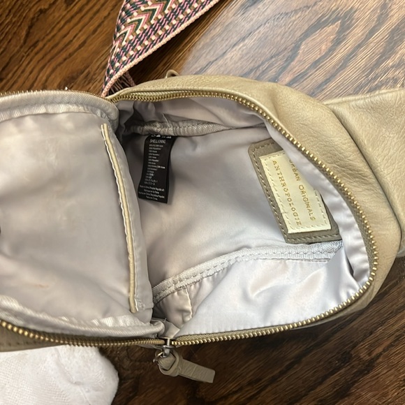 Anthropologie over the shoulder Fanny pack - Picture 4 of 4